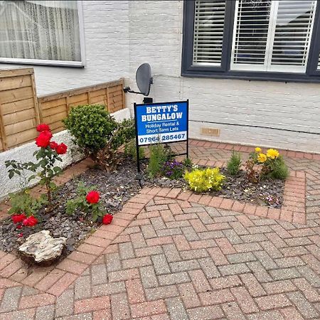 Betty'S Bungalow Lancing Dış mekan fotoğraf